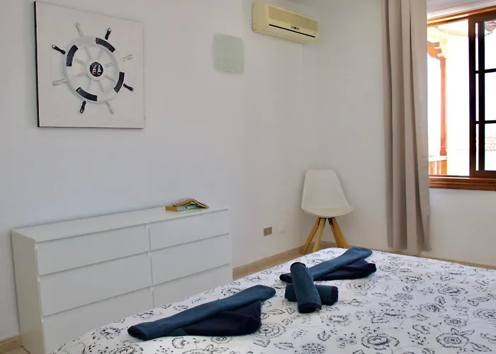 Harbor Ocean View Apartment *